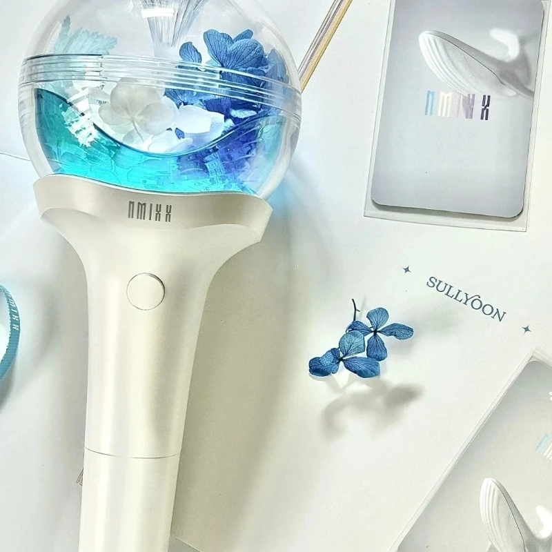 NMIXX Light Stick Корея Kpop Lightstick Светящийся стержень Концертная лампа Вечеринка Вспышка Флуоресцентные игрушки Хип-хоп Вспышка Стержень Подарок фанатам
NMIXX Light Stick Корея Kpop Lightstick Светящийся стержень Концертная лампа Вечеринка Вспышка Флуоресцентные игрушки Хип-хоп Вспышка Стержень Подарок фанатам