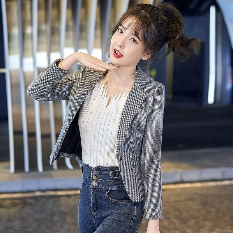Fashion Suit Coat Women's 2026 Spring Summer New Korean Blazer Jacket Ladies Slim High Quality Outwear Temperament Overwear Tops
Fashion Suit Coat Women's 2026 Spring Summer New Korean Blazer Jacket Ladies Slim High Quality Outwear Temperament Overwear Tops