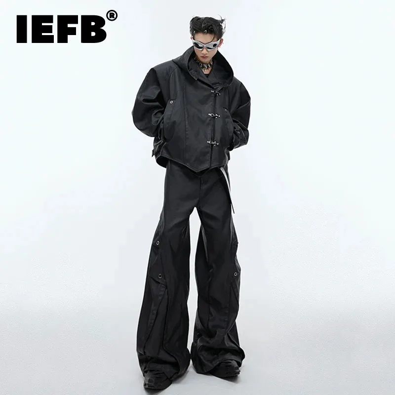 Мужской комплект из двух предметов IEFB, куртка с капюшоном и прямые брюки из искусственной кожи с металлической пряжкой на плече в уличном стиле, 24E1819
Мужской комплект из двух предметов IEFB, куртка с капюшоном и прямые брюки из искусственной кожи с металлической пряжкой на плече в уличном стиле, 24E1819