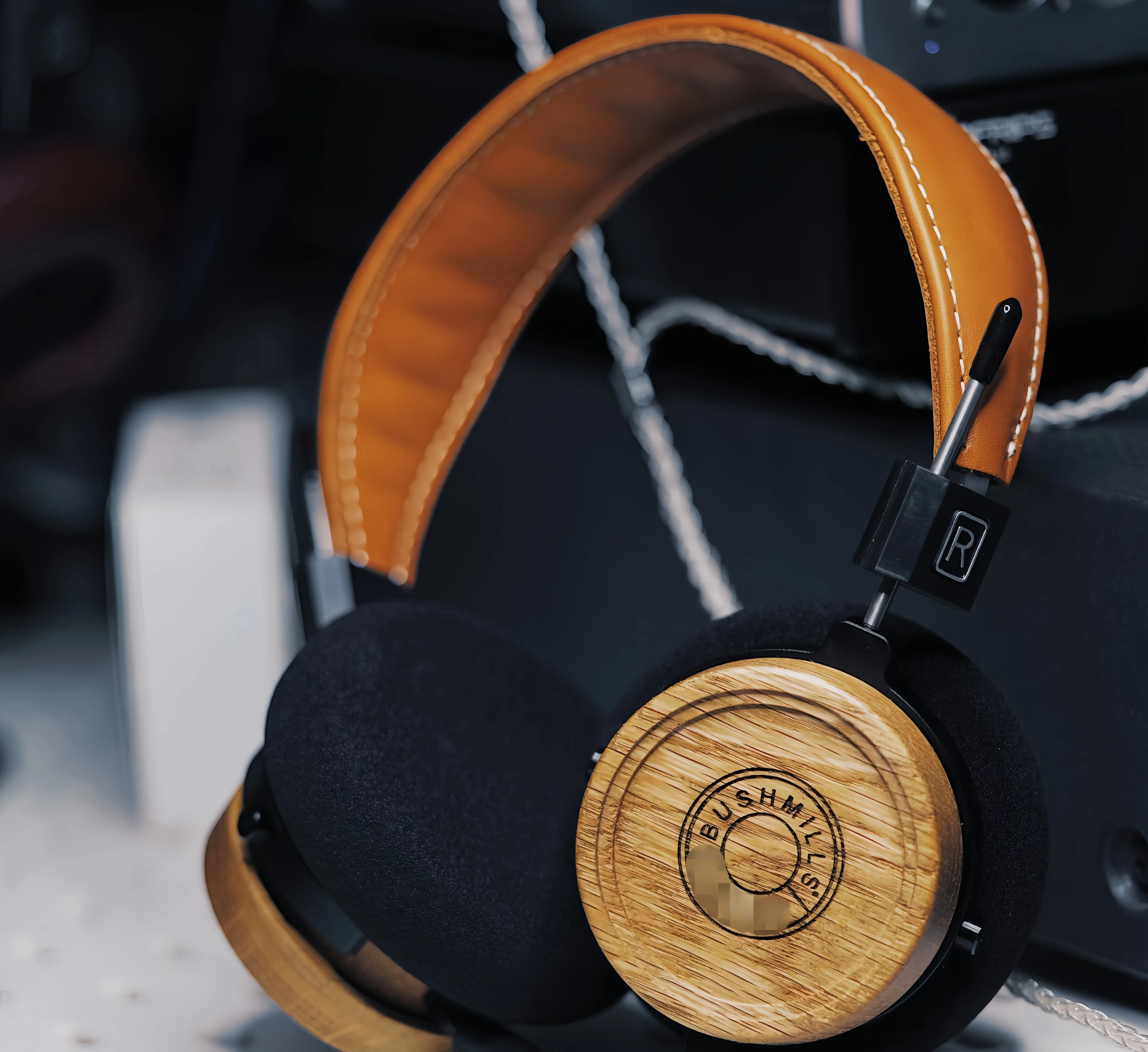 Geekyaudio Dreams Bushmills Music HIFI Monitor Studio Stage Stereo Bass Audiophiles Musician Headphone Earphones(GRADO-mod)
Geekyaudio Dreams Bushmills Music HIFI Monitor Studio Stage Stereo Bass Audiophiles Musician Headphone Earphones(GRADO-mod)