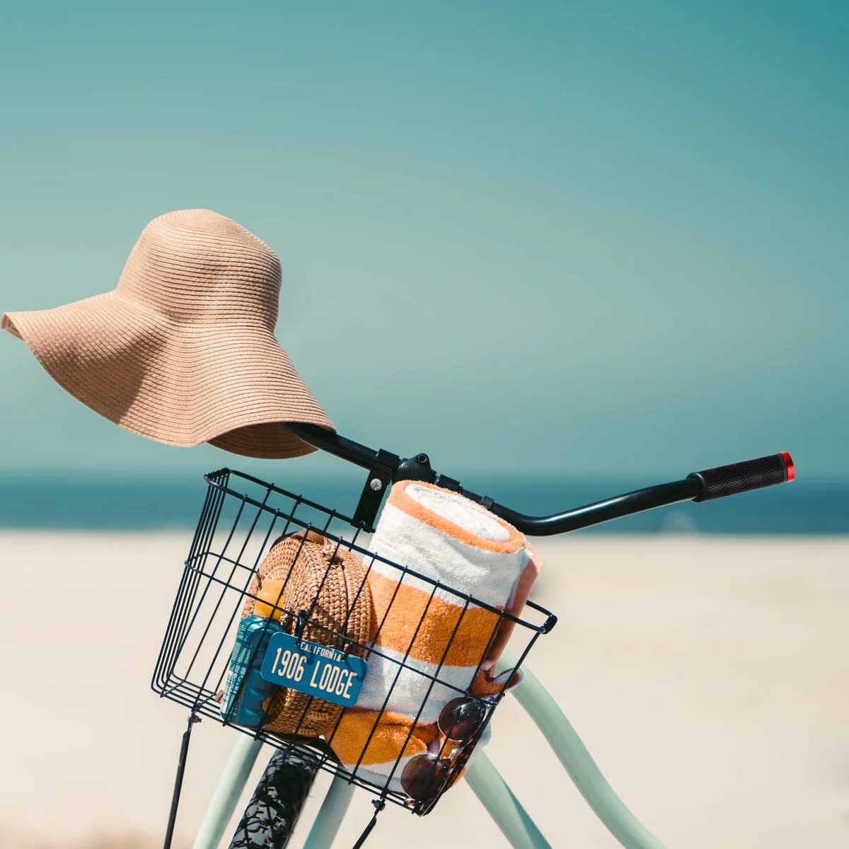 2 pcs Rubber Handlebar Grips Durable Non-Slip Bike Handle Cover For Mountain Cycling Skid-Proof Grip Comfortable Ride
2 pcs Rubber Handlebar Grips Durable Non-Slip Bike Handle Cover For Mountain Cycling Skid-Proof Grip Comfortable Ride