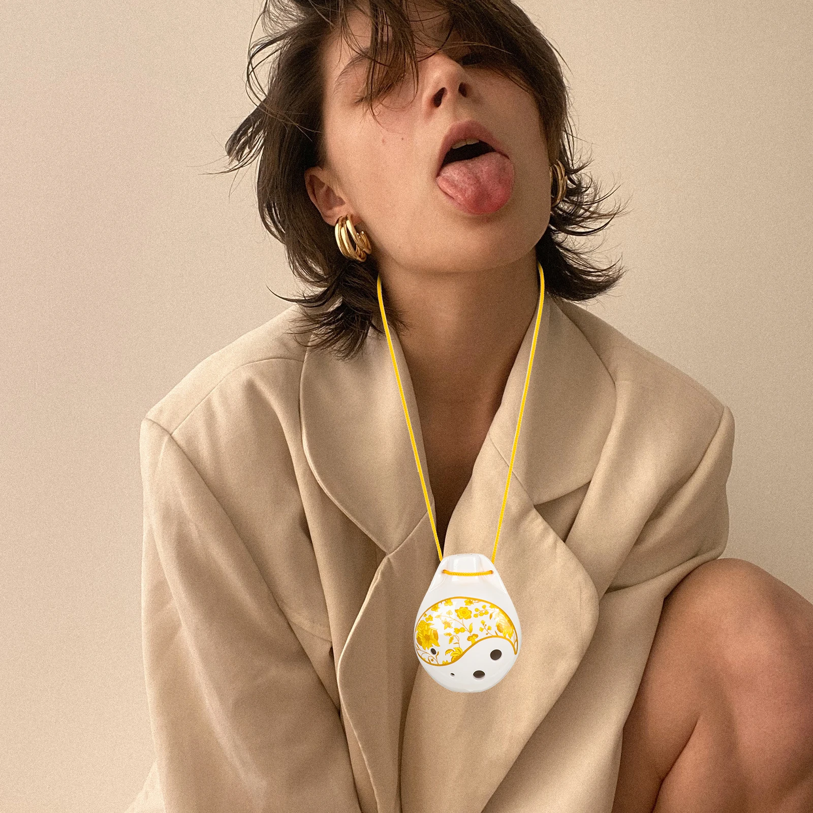 Portable 6-Hole Ocarina Beginner Wind Instrument Made of High-Quality Ceramic Material Easy to Play Practice Tool for Children
Portable 6-Hole Ocarina Beginner Wind Instrument Made of High-Quality Ceramic Material Easy to Play Practice Tool for Children