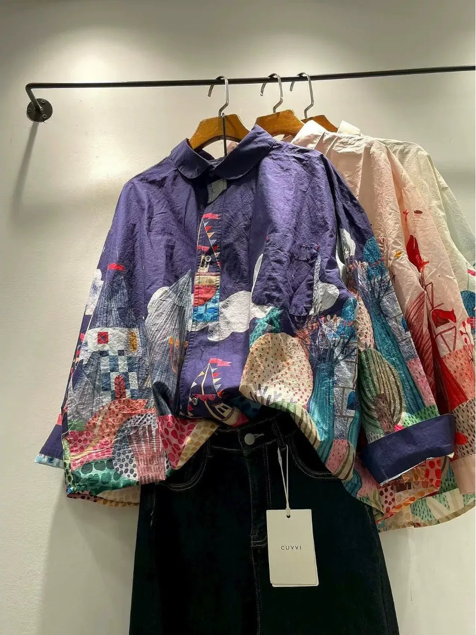 Льняная женская рубашка в корейском стиле с цифровым принтом, отложным воротником, на одной пуговице, свободного кроя, с длинными рукавами, дышащая, комфортная, приятная к телу.
Льняная женская рубашка в корейском стиле с цифровым принтом, отложным воротником, на одной пуговице, свободного кроя, с длинными рукавами, дышащая, комфортная, приятная к телу.