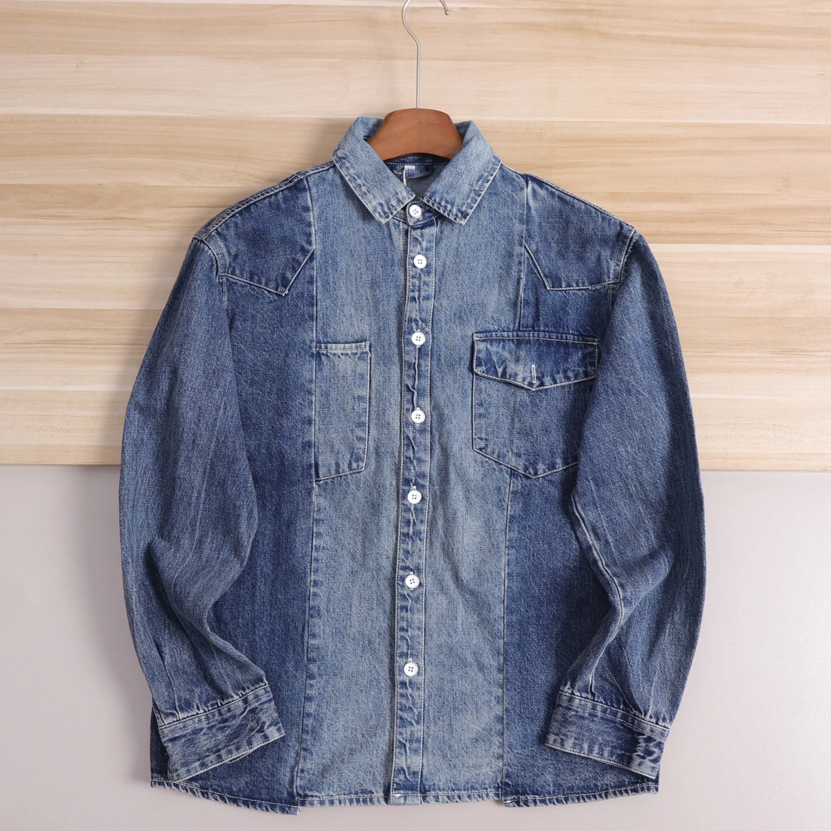 Retro American Khaki Vintage High Density Cotton Worn out Collar Denim Shirt Men Japanese Style Spliced Casual Denim Shirt Ja...
Retro American Khaki Vintage High Density Cotton Worn out Collar Denim Shirt Men Japanese Style Spliced Casual Denim Shirt Ja...