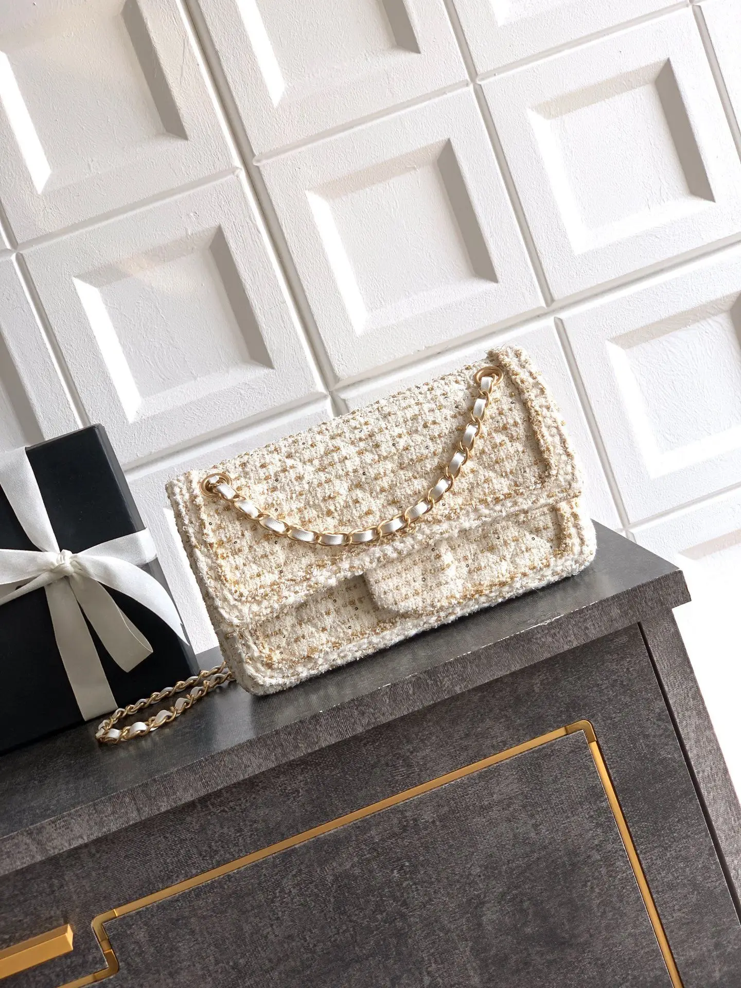High-looking Fashionable Women'ssmall fragrance Bags Chain Small Bags Crossbody Bags High-end Design Handbags
High-looking Fashionable Women'ssmall fragrance Bags Chain Small Bags Crossbody Bags High-end Design Handbags