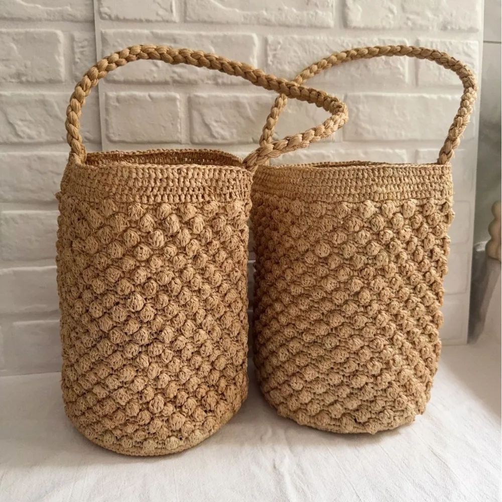 2026 New Raffia Handmade Hook Bucket Bag Shoulder Hand-held Straw Bag Women's Fashion Vacation Straw Texture Unique Fashion
2026 New Raffia Handmade Hook Bucket Bag Shoulder Hand-held Straw Bag Women's Fashion Vacation Straw Texture Unique Fashion