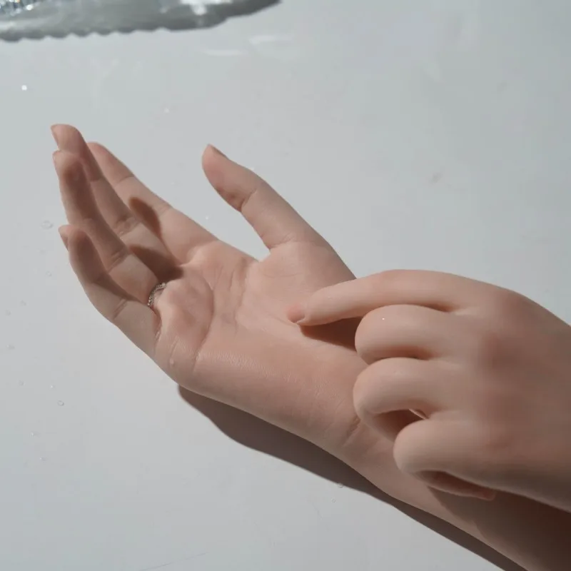 High Simulation Silicone Practice Hand Model With Flexible Finger Joints Bendable Hands for Jewelry Display Nail Practice ZDW03
High Simulation Silicone Practice Hand Model With Flexible Finger Joints Bendable Hands for Jewelry Display Nail Practice ZDW03