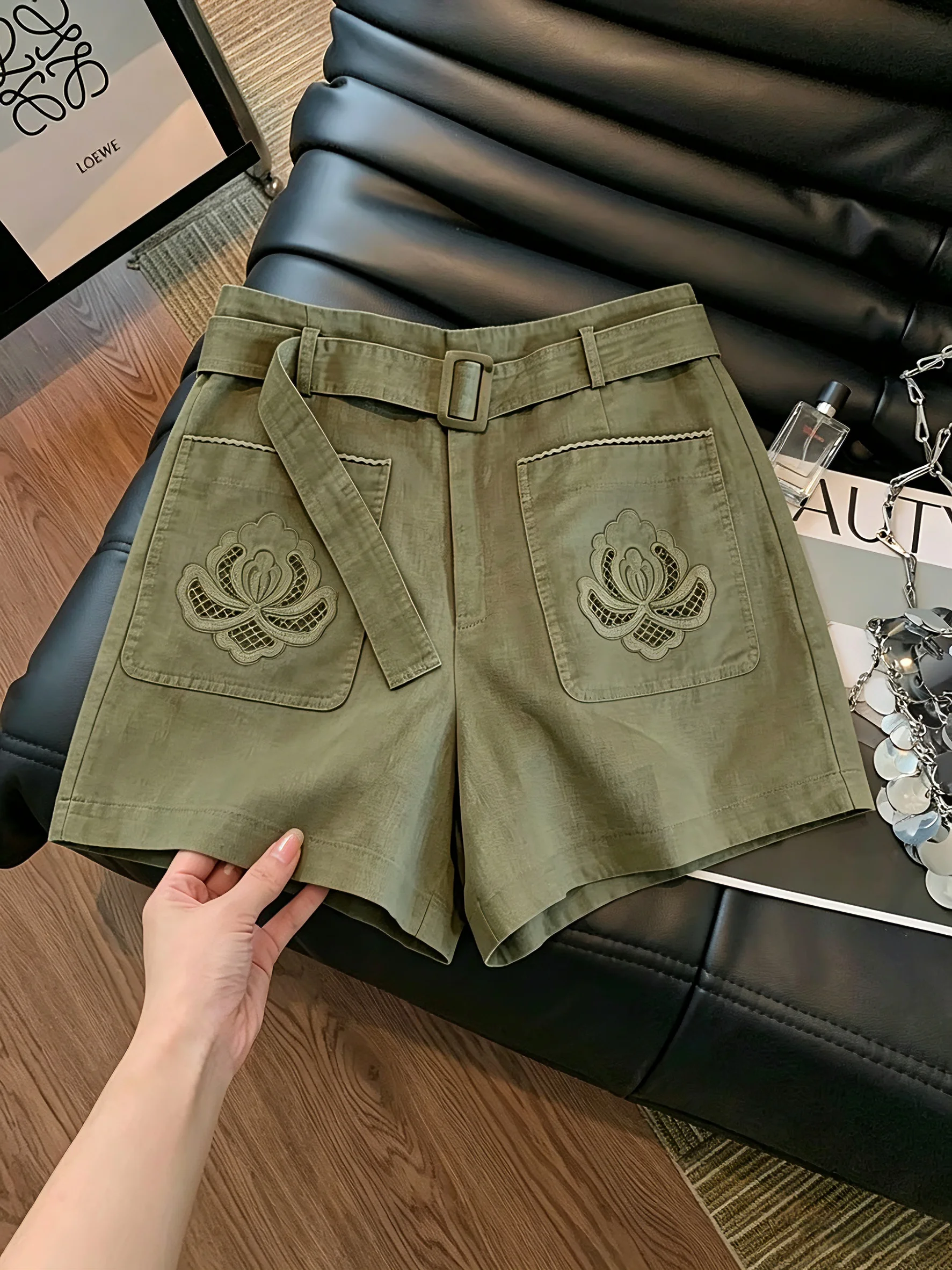 Elegant Hollow out Embroidery High Waist Casual Shorts Men's Summer High Waist Slimming Versatile Pants Green Military Vintage
Elegant Hollow out Embroidery High Waist Casual Shorts Men's Summer High Waist Slimming Versatile Pants Green Military Vintage