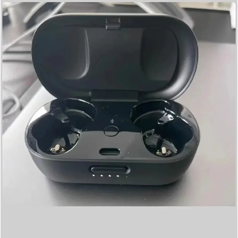 Suitable for replacing Bose QuietComfort earphones I QC1 in ear earphones with the original charger case, to replenish lost part 
Suitable for replacing Bose QuietComfort earphones I QC1 in ear earphones with the original charger case, to replenish lost part