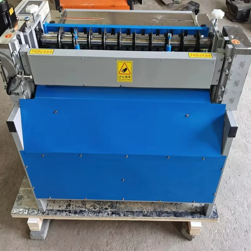 Automatic hard rubber sheet cutting machine