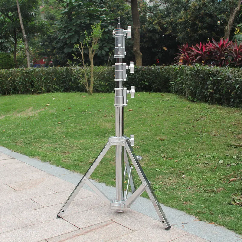 Film and television medium-sized light stand 5and 6 bracket,film light tripod with casters, large load-bearing tripod equipment
Film and television medium-sized light stand 5and 6 bracket,film light tripod with casters, large load-bearing tripod equipment