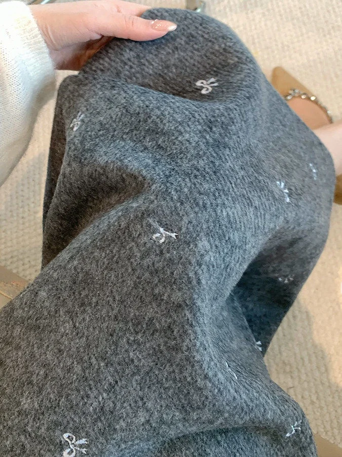 Корейская зимняя модная юбка-миди с высокой талией и высокой талией, шерстяные юбки f-длины с галстуком-бабочкой для женщин
Корейская зимняя модная юбка-миди с высокой талией и высокой талией, шерстяные юбки f-длины с галстуком-бабочкой для женщин