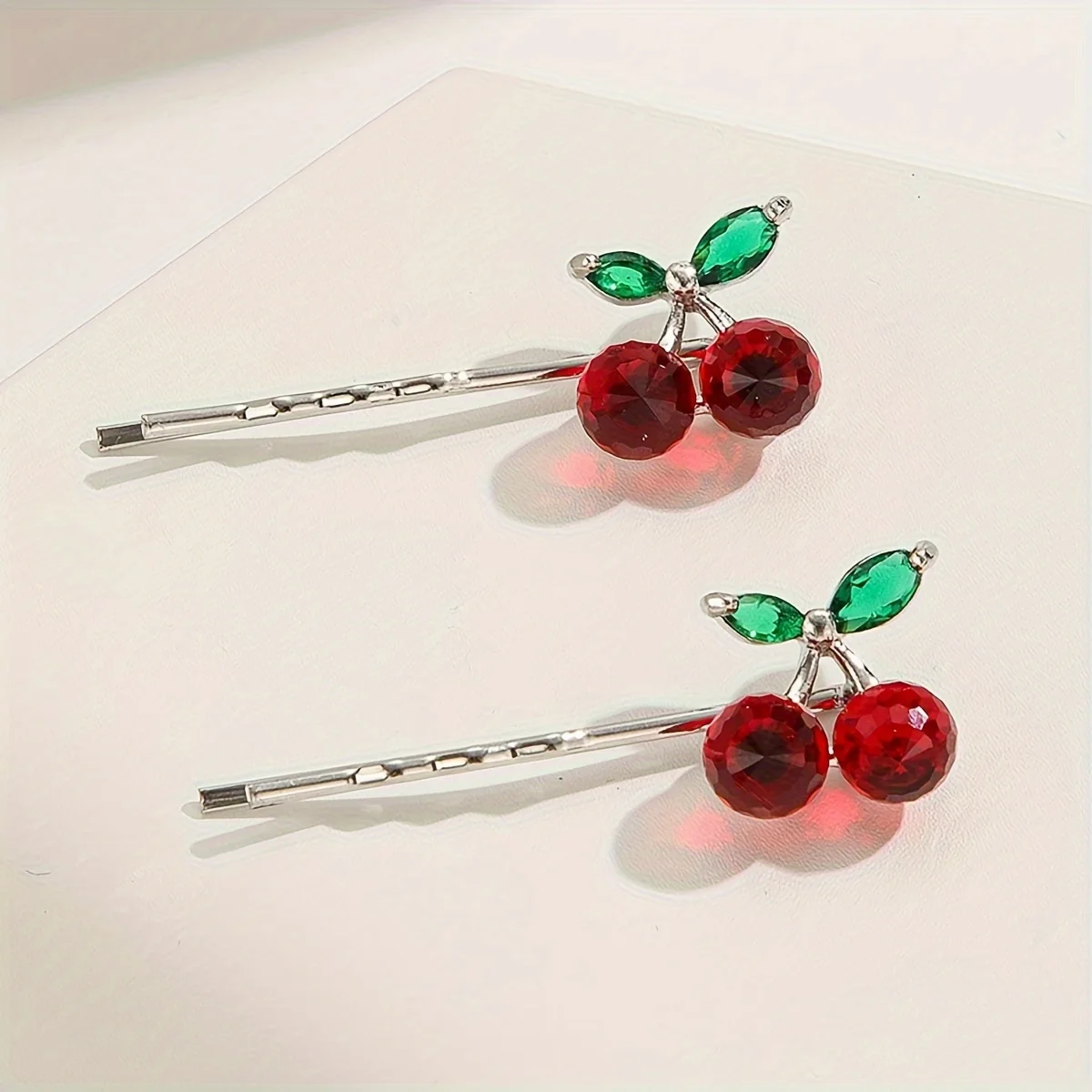 2-pack Cherry Hair Clip - Cute Sweetheart Alloy Fruit Hair Clip with Cherry and Small Bow, Suitable for Braiding, Ponytail, and Bun - Essential for Daily Hairstyles
2-pack Cherry Hair Clip - Cute Sweetheart Alloy Fruit Hair Clip with Cherry and Small Bow, Suitable for Braiding, Ponytail, and Bun - Essential for Daily Hairstyles