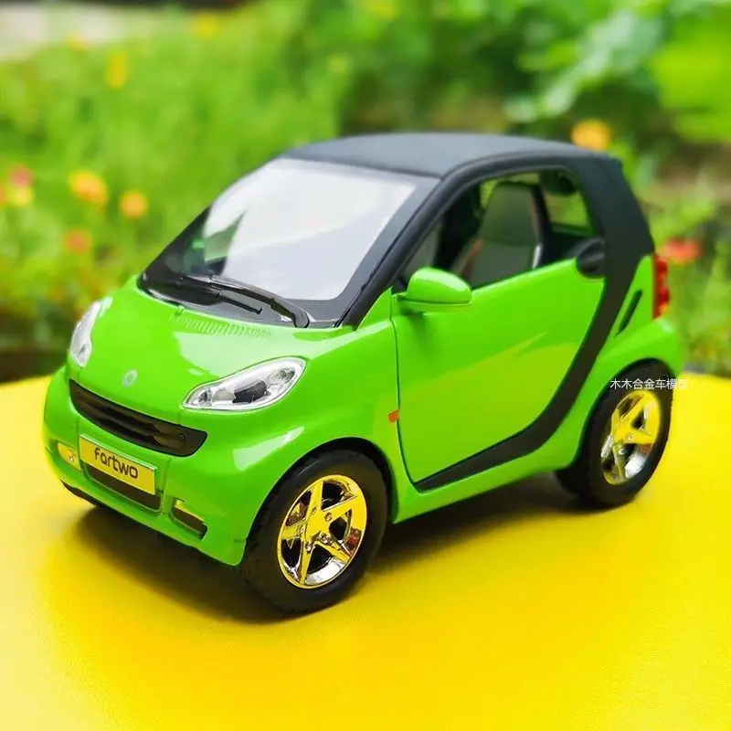 1:32 Smart Alloy Car Model Diecasts Metal Mini Vehicles Car Model Simulation Sound and Light Miniature Scale Childrens Toys Gift
1:32 Smart Alloy Car Model Diecasts Metal Mini Vehicles Car Model Simulation Sound and Light Miniature Scale Childrens Toys Gift