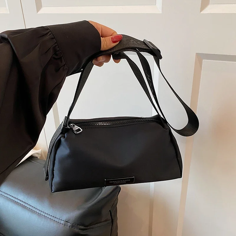 Fashion Versatile Large Capacity Niche Design Women's Shoulder Bags Hot Sale Casual Light Concise Advanced Sense Crossbody Bag
Fashion Versatile Large Capacity Niche Design Women's Shoulder Bags Hot Sale Casual Light Concise Advanced Sense Crossbody Bag