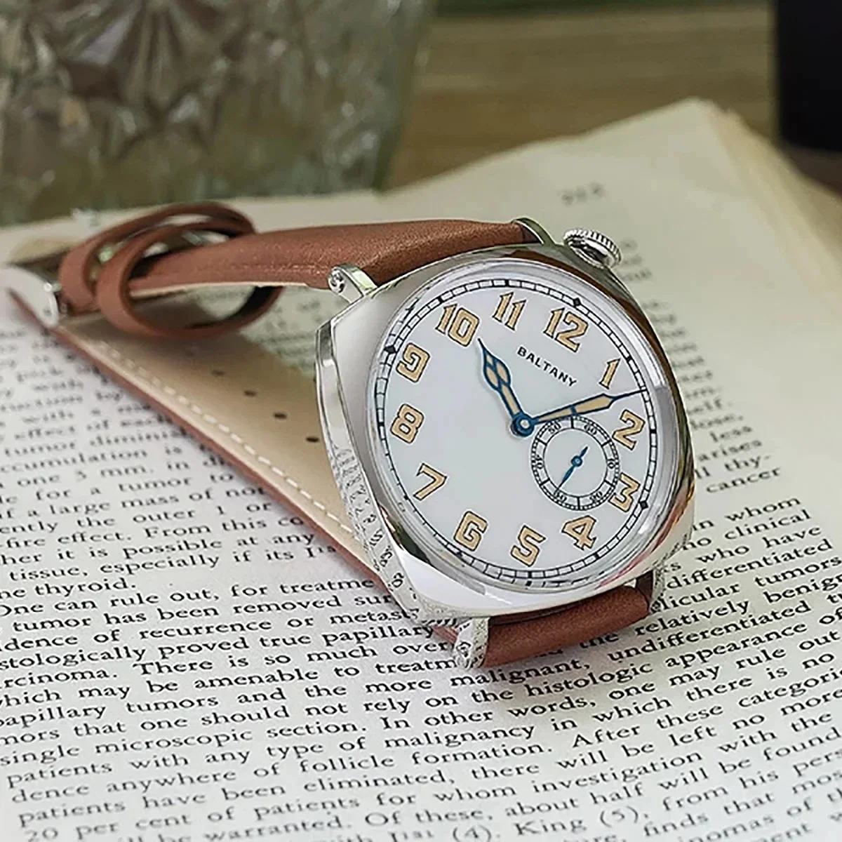 Классические мужские автоматические механические часы Baltany 1921 S 204071 Кожаная нержавеющая сталь с сапфировым стеклом, водонепроницаемая, светящаяся, hombre
Классические мужские автоматические механические часы Baltany 1921 S 204071 Кожаная нержавеющая сталь с сапфировым стеклом, водонепроницаемая, светящаяся, hombre