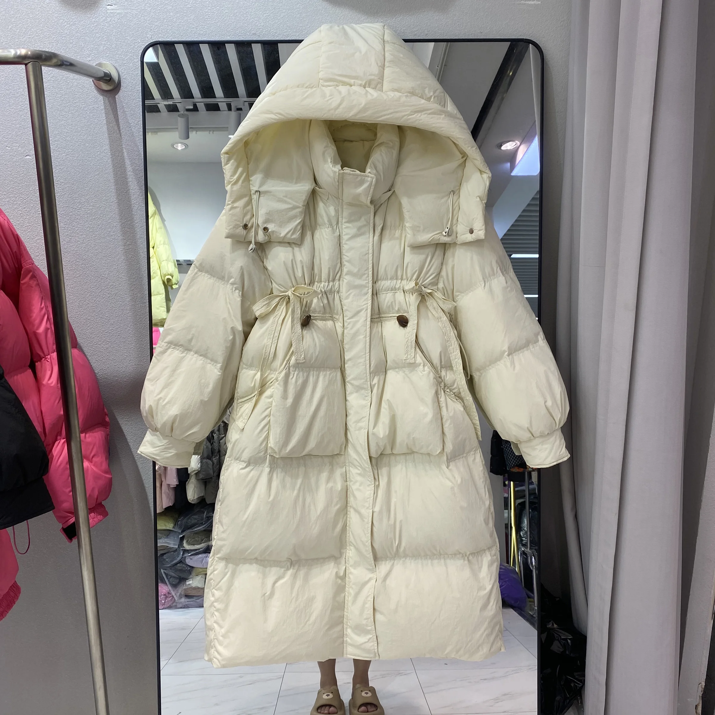 Korean New Down Jacket Women's Fashion Hooded Large Pocket Buckle Thickened Long Sleeve Casual Loose White Duck Down Coat L391
Korean New Down Jacket Women's Fashion Hooded Large Pocket Buckle Thickened Long Sleeve Casual Loose White Duck Down Coat L391