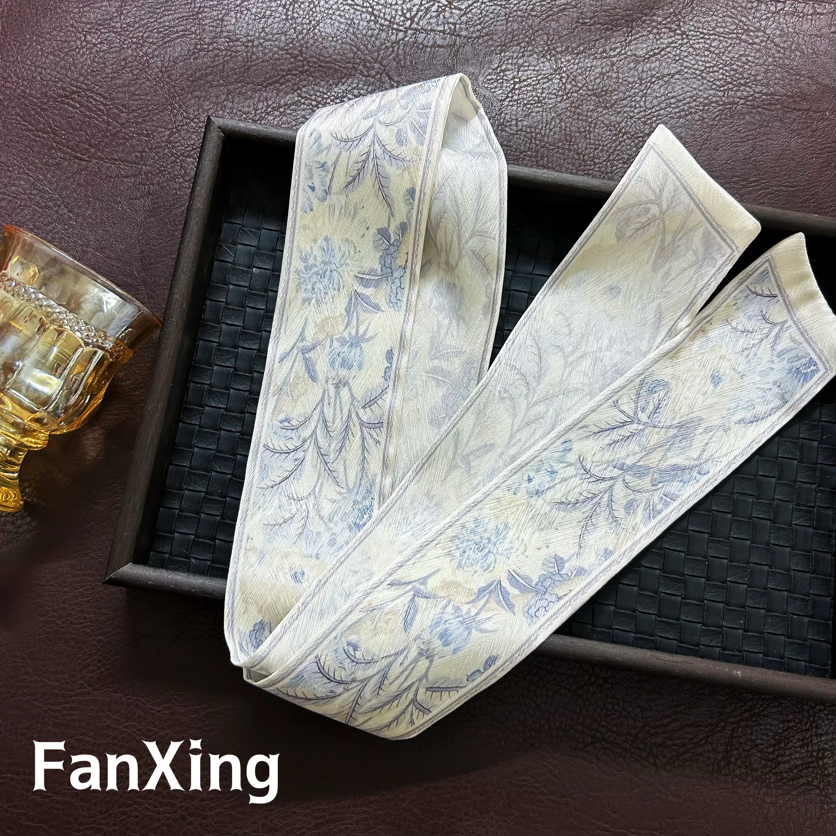 Оригинальный шелковый шарф с ручной росписью, длинный женский галстук, сумка, двухслойная лента, повязка на голову, тонкий шарф
Оригинальный шелковый шарф с ручной росписью, длинный женский галстук, сумка, двухслойная лента, повязка на голову, тонкий шарф