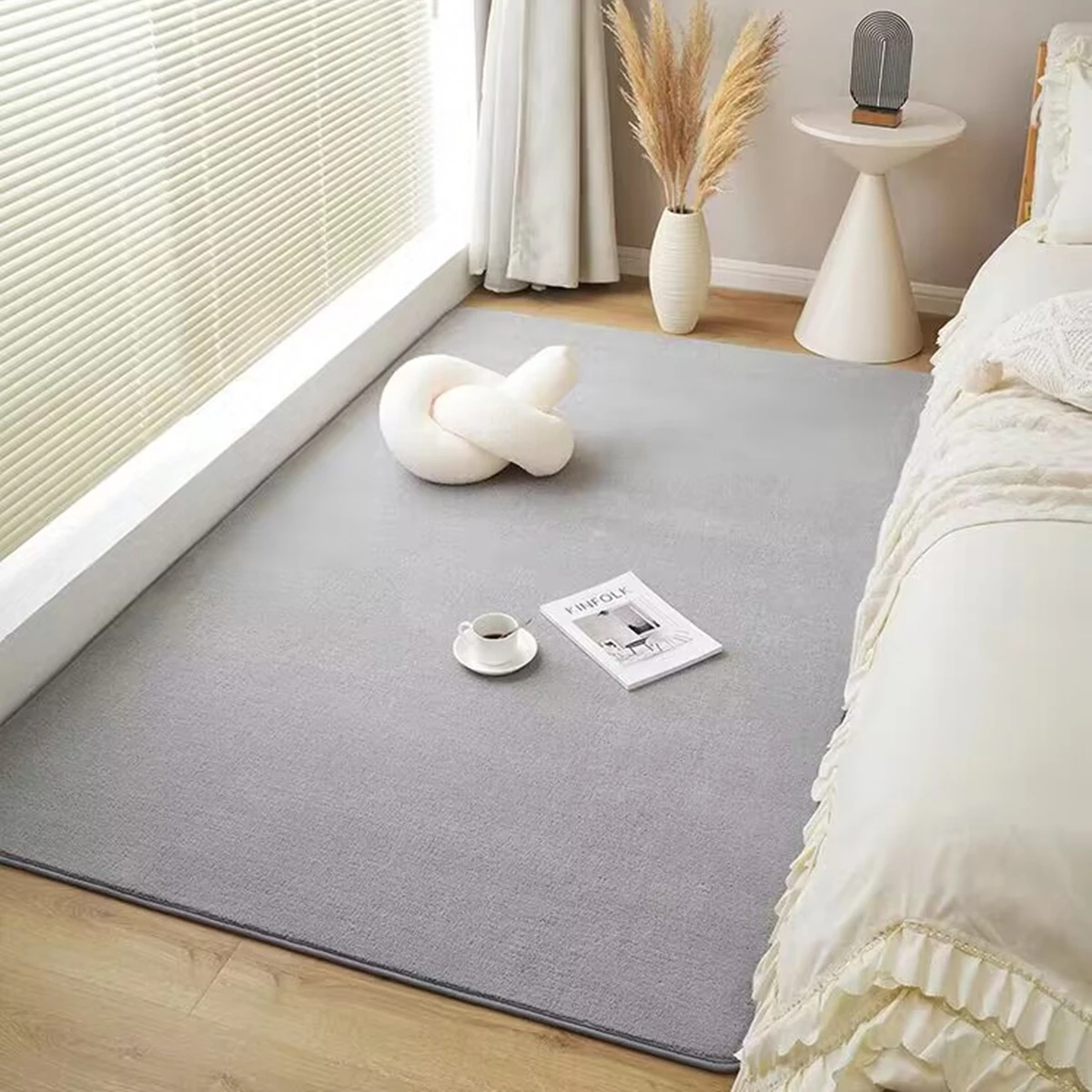 Non-slip Carpet for Living Room Low Pile Rug Children Bed Room Fluffy Floor Carpet Window Bedside Home Decor Coral Fleece Carpet
Non-slip Carpet for Living Room Low Pile Rug Children Bed Room Fluffy Floor Carpet Window Bedside Home Decor Coral Fleece Carpet