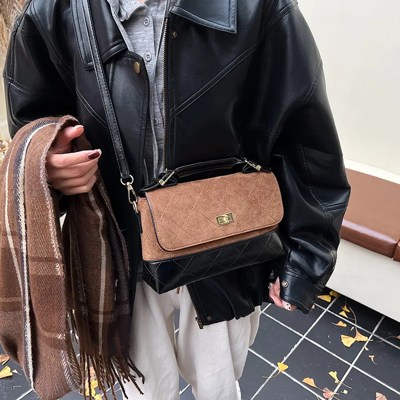 2025 Spacious Tote Bag, Multi-Way Convertible Top Handle & Crossbody Purse for Women, Vegan Leather Day to Night Carryall
2025 Spacious Tote Bag, Multi-Way Convertible Top Handle & Crossbody Purse for Women, Vegan Leather Day to Night Carryall