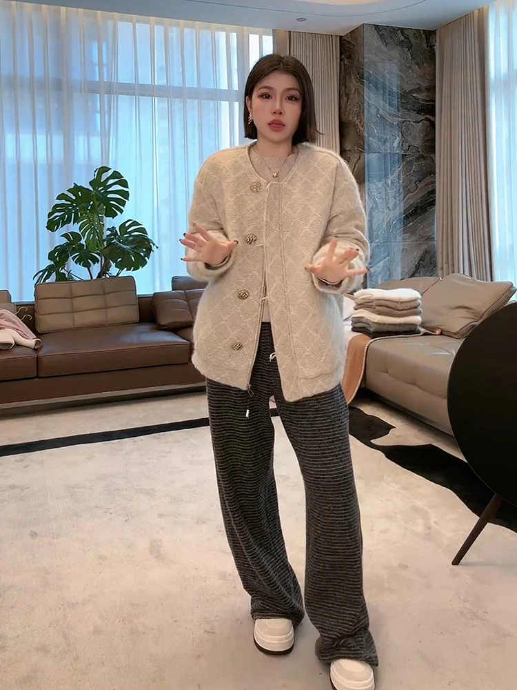 Lightweight Quilted Du down Jaet 95% Feather Small Fraance Sle Fall Winter New Arrival MEQA2935 by Lao Yang's Private...
Lightweight Quilted Du down Jaet 95% Feather Small Fraance Sle Fall Winter New Arrival MEQA2935 by Lao Yang's Private...