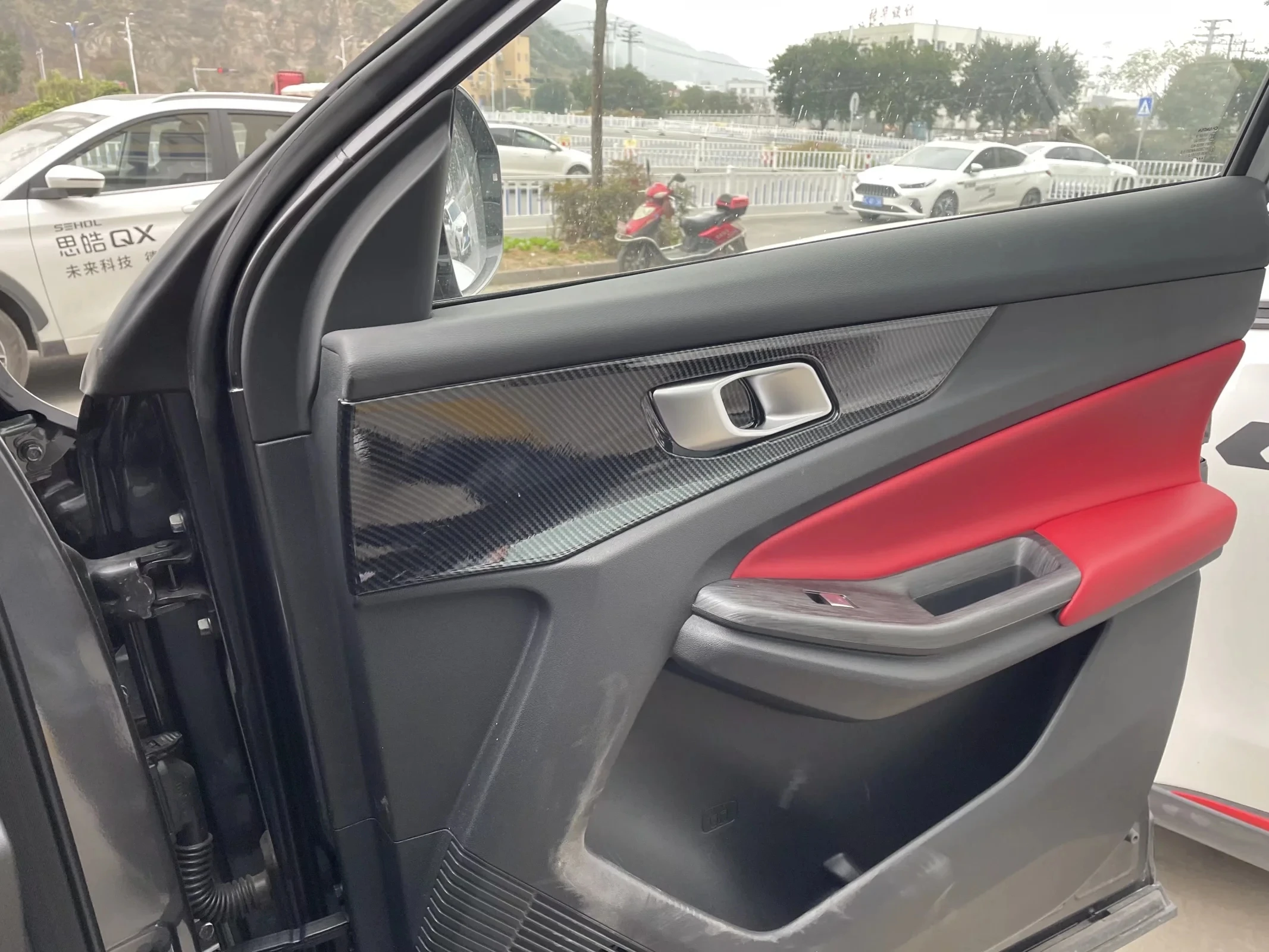 Для Changan CS55 Plus 2022 2023 2024, внутренняя дверная ручка, крышка чаши, подлокотник, оконные кнопки, переключатель подъема стекла, рамка, наклейка, накладки
Для Changan CS55 Plus 2022 2023 2024, внутренняя дверная ручка, крышка чаши, подлокотник, оконные кнопки, переключатель подъема стекла, рамка, наклейка, накладки