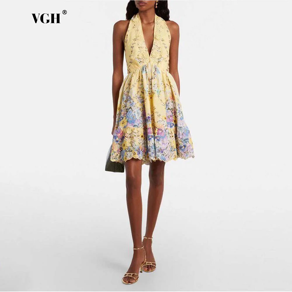 VGH Leisure Beach Vacation Pastel Floral Halter Mini Dress for Women Sleeveless Empire Waist Hem Skirts for Seaside Trip Wear
VGH Leisure Beach Vacation Pastel Floral Halter Mini Dress for Women Sleeveless Empire Waist Hem Skirts for Seaside Trip Wear