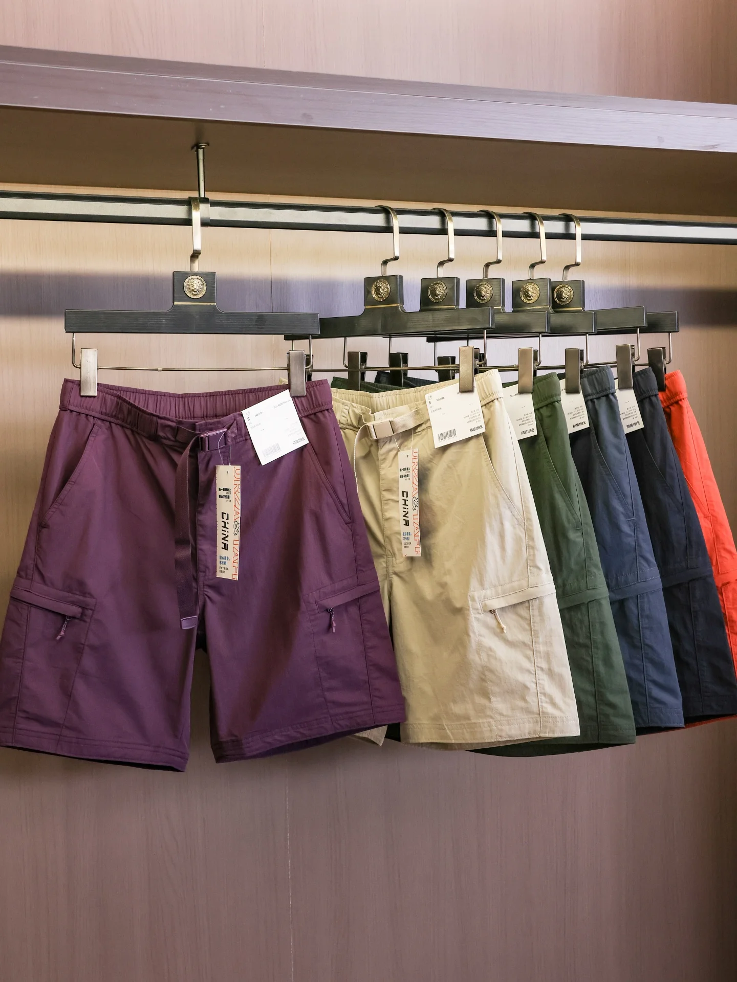 Unisex Waterproof Nylon Work Trousers Loose Straight Casual Shorts Five-Point Pants Sporty Leisure Shorts for Men And Women
Unisex Waterproof Nylon Work Trousers Loose Straight Casual Shorts Five-Point Pants Sporty Leisure Shorts for Men And Women