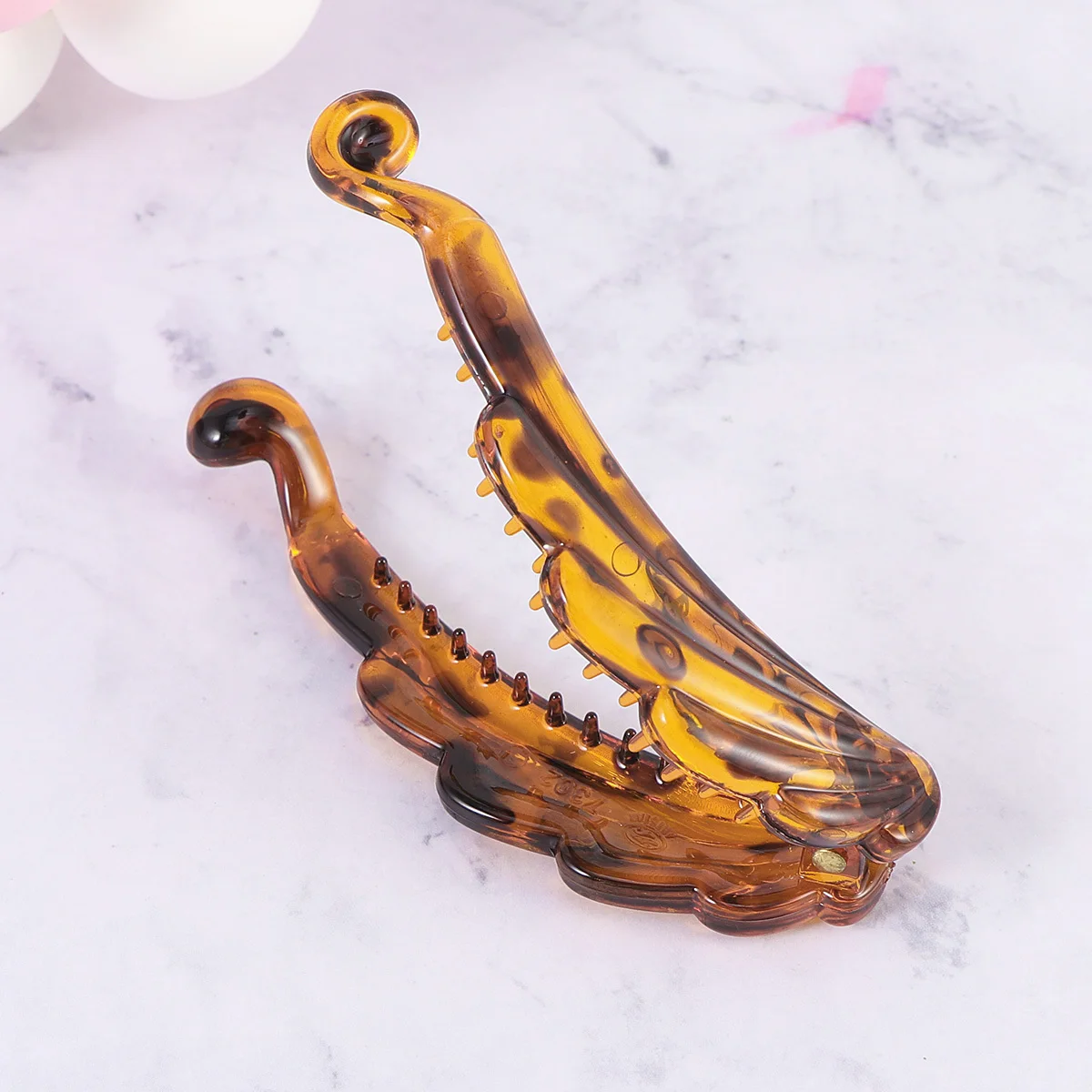 Deep Coffee Banana Hair Clip Ponytail Holder Strong Tension Claw for Long Fine Hair Updo Quick Styling All Day Comfortable Wear
Deep Coffee Banana Hair Clip Ponytail Holder Strong Tension Claw for Long Fine Hair Updo Quick Styling All Day Comfortable Wear