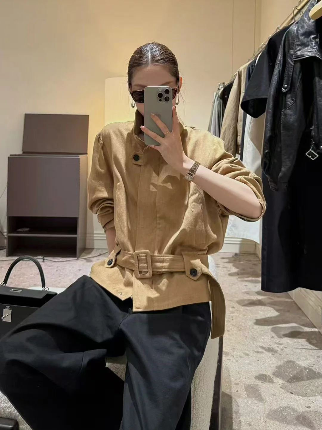 Женская куртка Ahow Design Sensation 2026: Новинка, укороченная, с эффектом утяжки талии, воротник-стойка
Женская куртка Ahow Design Sensation 2026: Новинка, укороченная, с эффектом утяжки талии, воротник-стойка