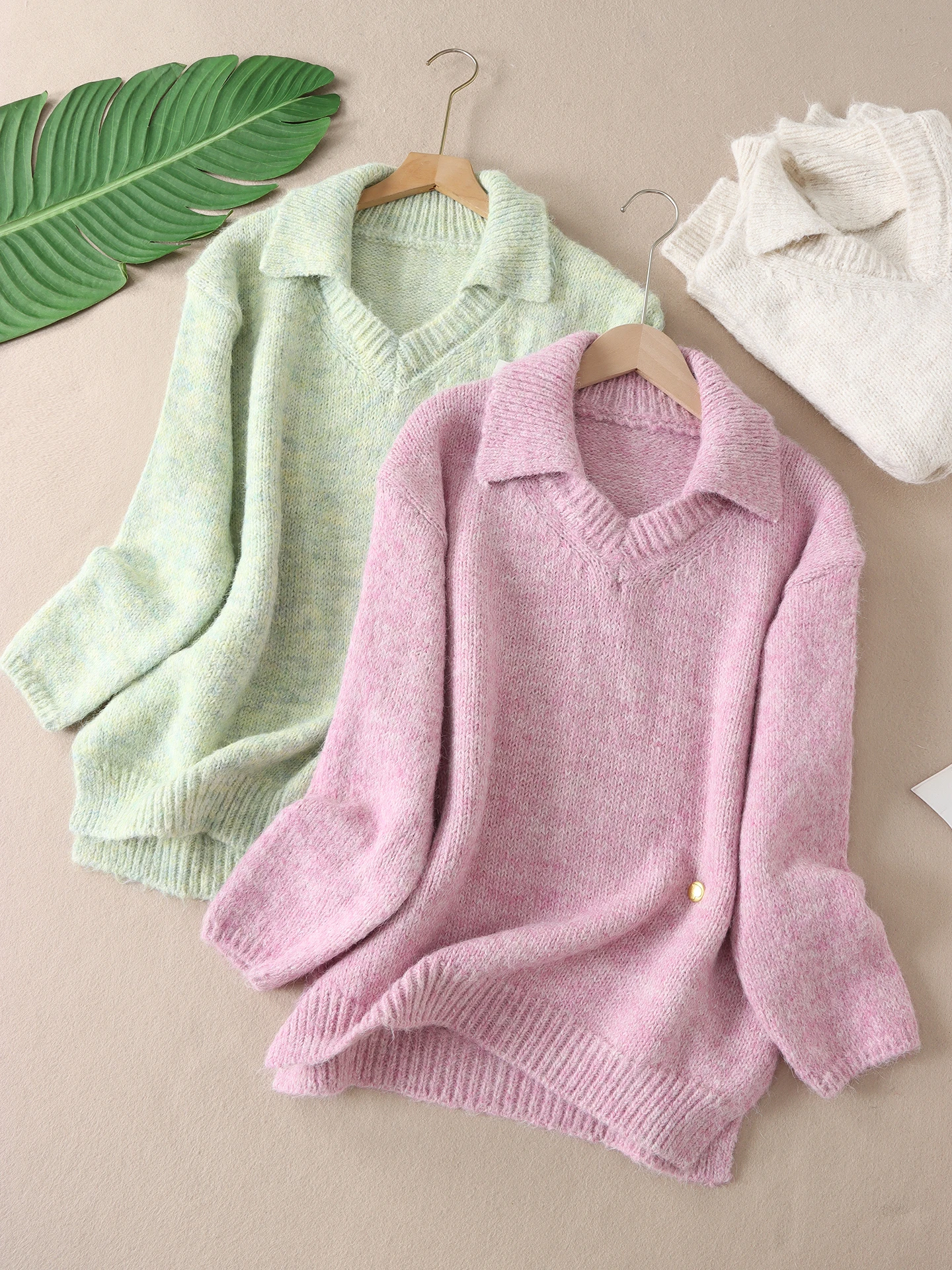 Свободный вязаный свитер, женский пуловер с v-образным вырезом, мягкий уютный осенне-зимний модный корейский теплый нежный топ WA79
Свободный вязаный свитер, женский пуловер с v-образным вырезом, мягкий уютный осенне-зимний модный корейский теплый нежный топ WA79