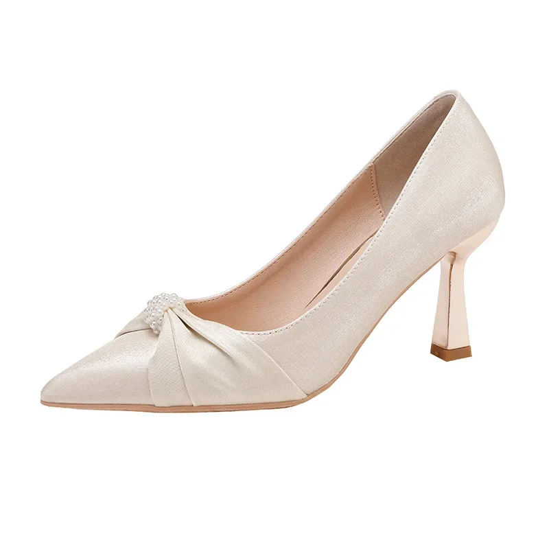 Size 30-44 Square Stiletto Heel Pointed Pearls High Heels Women Satin Champagne Color White Weeding Shoes Large Size
Size 30-44 Square Stiletto Heel Pointed Pearls High Heels Women Satin Champagne Color White Weeding Shoes Large Size