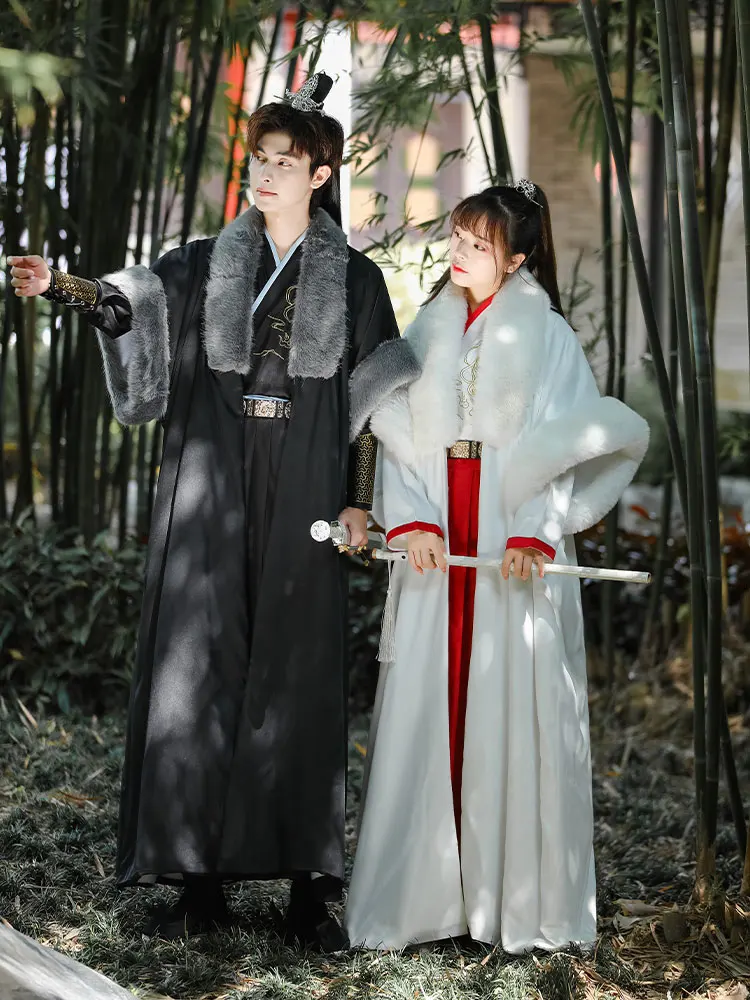 Парный комплект Hanfu Bla White Night Devil, женское пальто-манто с воротником, мужское длинное пальто с капюшоном, зимняя коллекция от Xiatang...
Парный комплект Hanfu Bla White Night Devil, женское пальто-манто с воротником, мужское длинное пальто с капюшоном, зимняя коллекция от Xiatang...