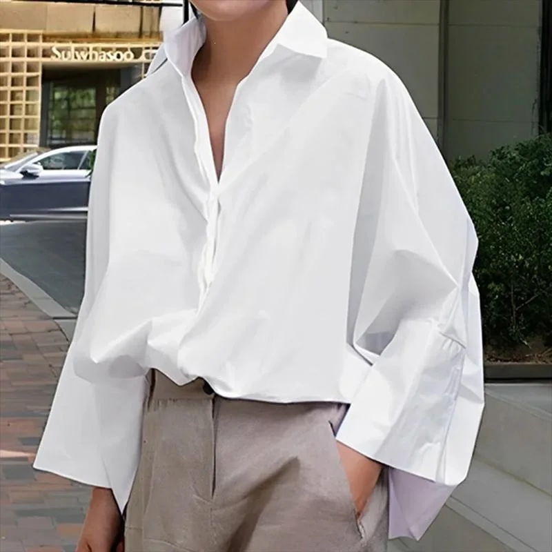 White Loose Women's Shirt Comfortable Fit Princess Sleeve No-Buckle Fashionable Top for Spring Season Other Material Composition
White Loose Women's Shirt Comfortable Fit Princess Sleeve No-Buckle Fashionable Top for Spring Season Other Material Composition