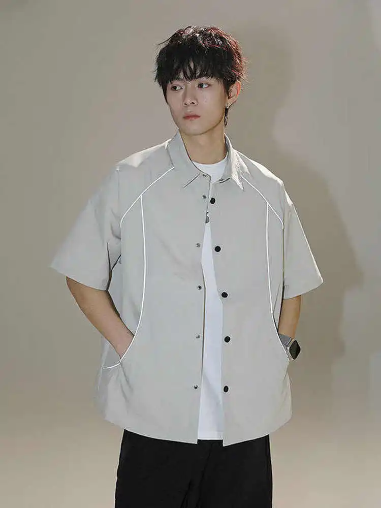 Повседневная мужская рубашка свободного кроя с коротким рукавом и спущенным плечом, летняя, в университетском стиле, качественная.
Повседневная мужская рубашка свободного кроя с коротким рукавом и спущенным плечом, летняя, в университетском стиле, качественная.