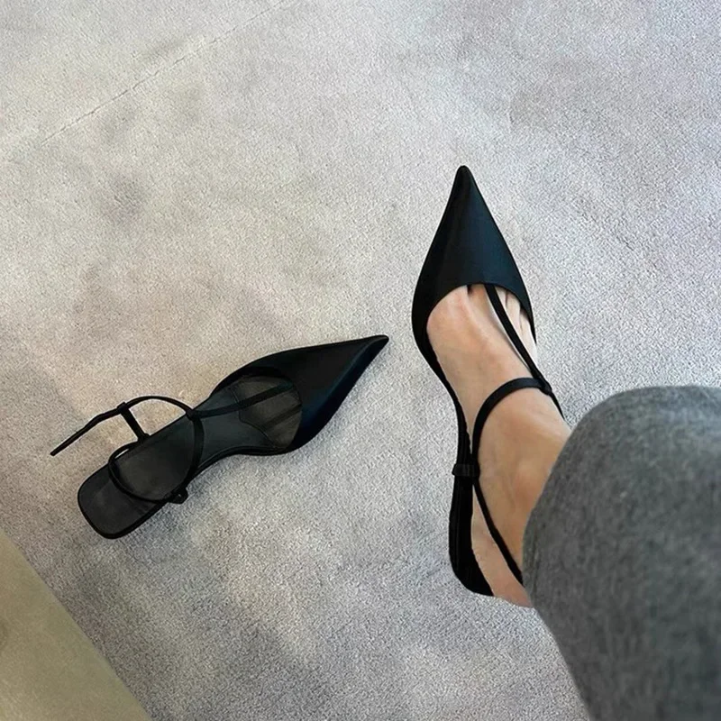 French Style Cat Heel Thick Heel Summer Autumn Middle Heel Pointed Black Simple and Casual Cool Single Shoes for Women
French Style Cat Heel Thick Heel Summer Autumn Middle Heel Pointed Black Simple and Casual Cool Single Shoes for Women