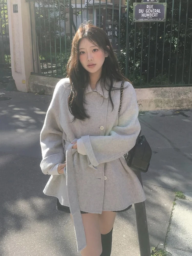 Винтажные повседневные шерстяные пальто, женские осенне-зимние бандажные пуговицы, милая верхняя одежда, свободные повседневные простые корейские женские топы в консервативном стиле, новые
Винтажные повседневные шерстяные пальто, женские осенне-зимние бандажные пуговицы, милая верхняя одежда, свободные повседневные простые корейские женские топы в консервативном стиле, новые