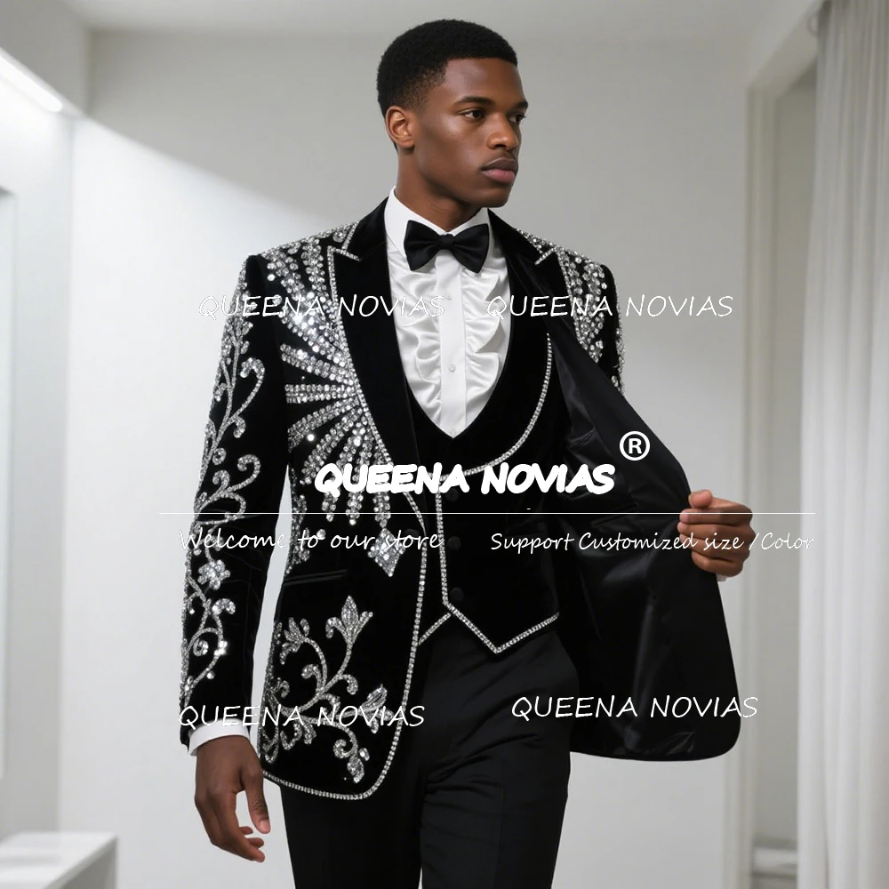 Glittering Sliver Crystals Beaded Suits 3 Pieces Sets Man Banquet Party Velvet Blazers Customized Groom Wedding Tuxedos Luxury 
Glittering Sliver Crystals Beaded Suits 3 Pieces Sets Man Banquet Party Velvet Blazers Customized Groom Wedding Tuxedos Luxury