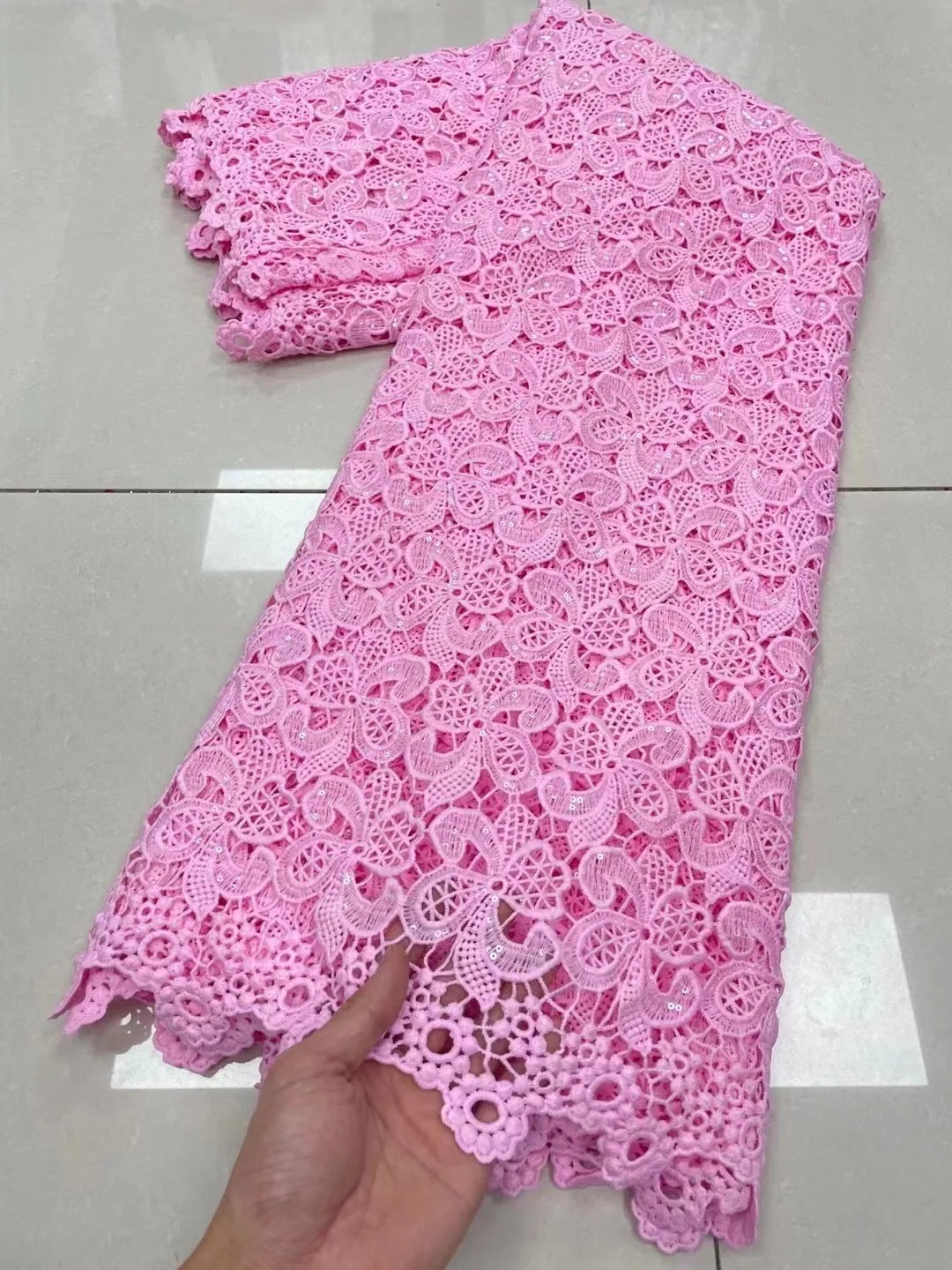 African Nigerian Water Soluble Cord Lace Fabric African Lace Fabric With Sequins French Mesh Tulle Lace Fabric For Wedding Dress
African Nigerian Water Soluble Cord Lace Fabric African Lace Fabric With Sequins French Mesh Tulle Lace Fabric For Wedding Dress