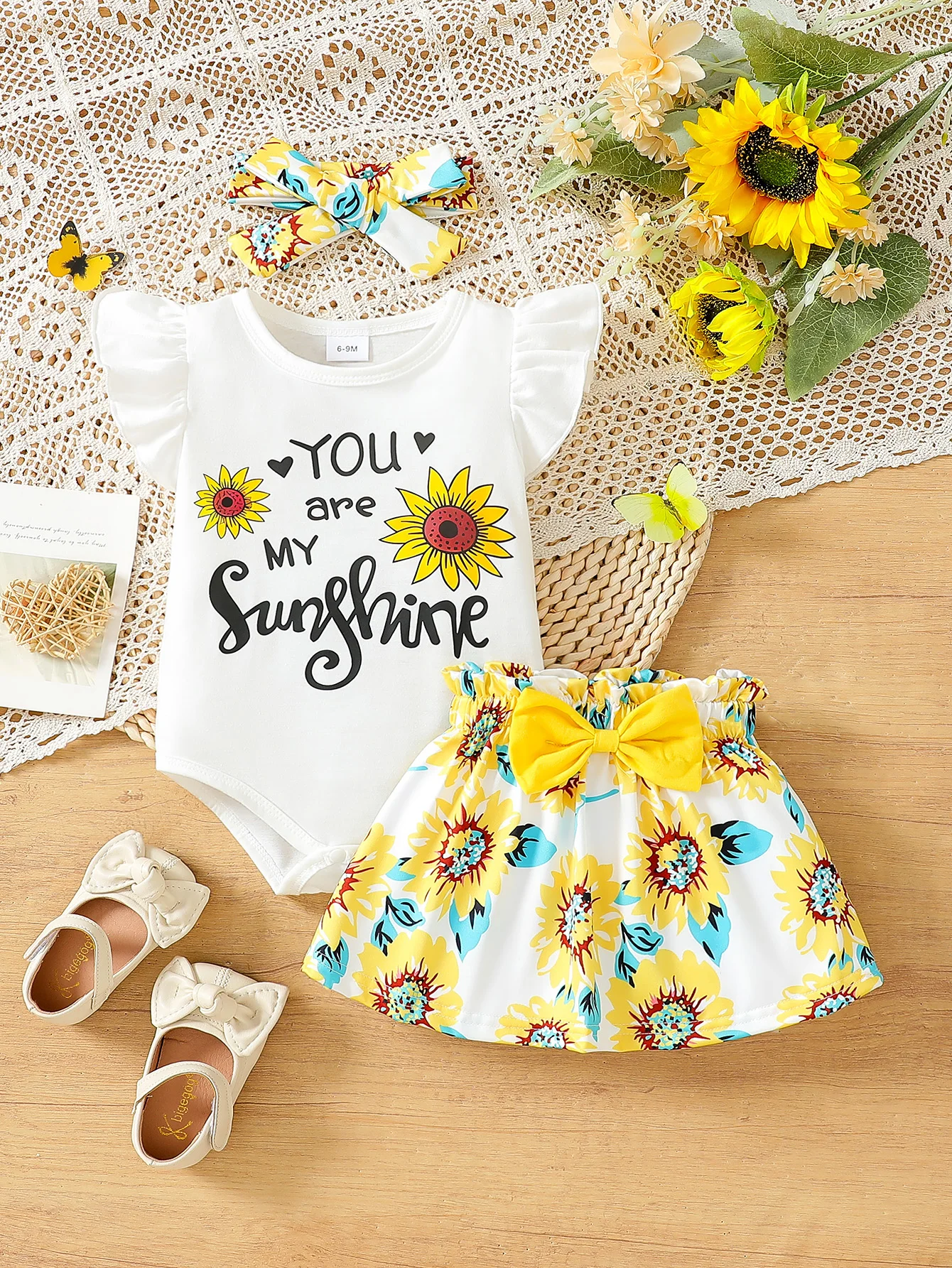 Baby Girls Sunflower Print Romper Skirt Headband Set - Ruffled Sleeves Onesie Outfit with Bowknot Design for Toddler Infant Summ
Baby Girls Sunflower Print Romper Skirt Headband Set - Ruffled Sleeves Onesie Outfit with Bowknot Design for Toddler Infant Summ