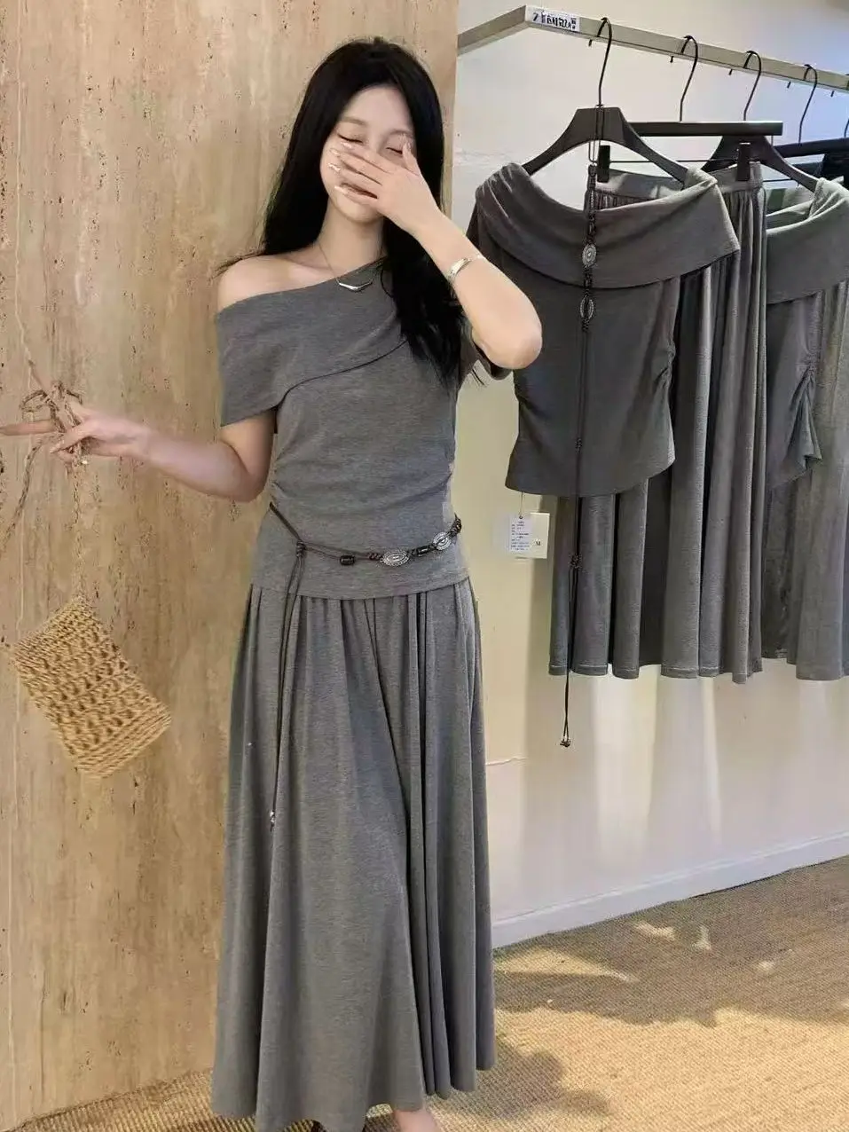 Slimming Ensemble 2026 Summer Casual High Waist Long Pants Short Sleeve T-Shirt Two-Piece Set Women's Fashion Ensemble
Slimming Ensemble 2026 Summer Casual High Waist Long Pants Short Sleeve T-Shirt Two-Piece Set Women's Fashion Ensemble