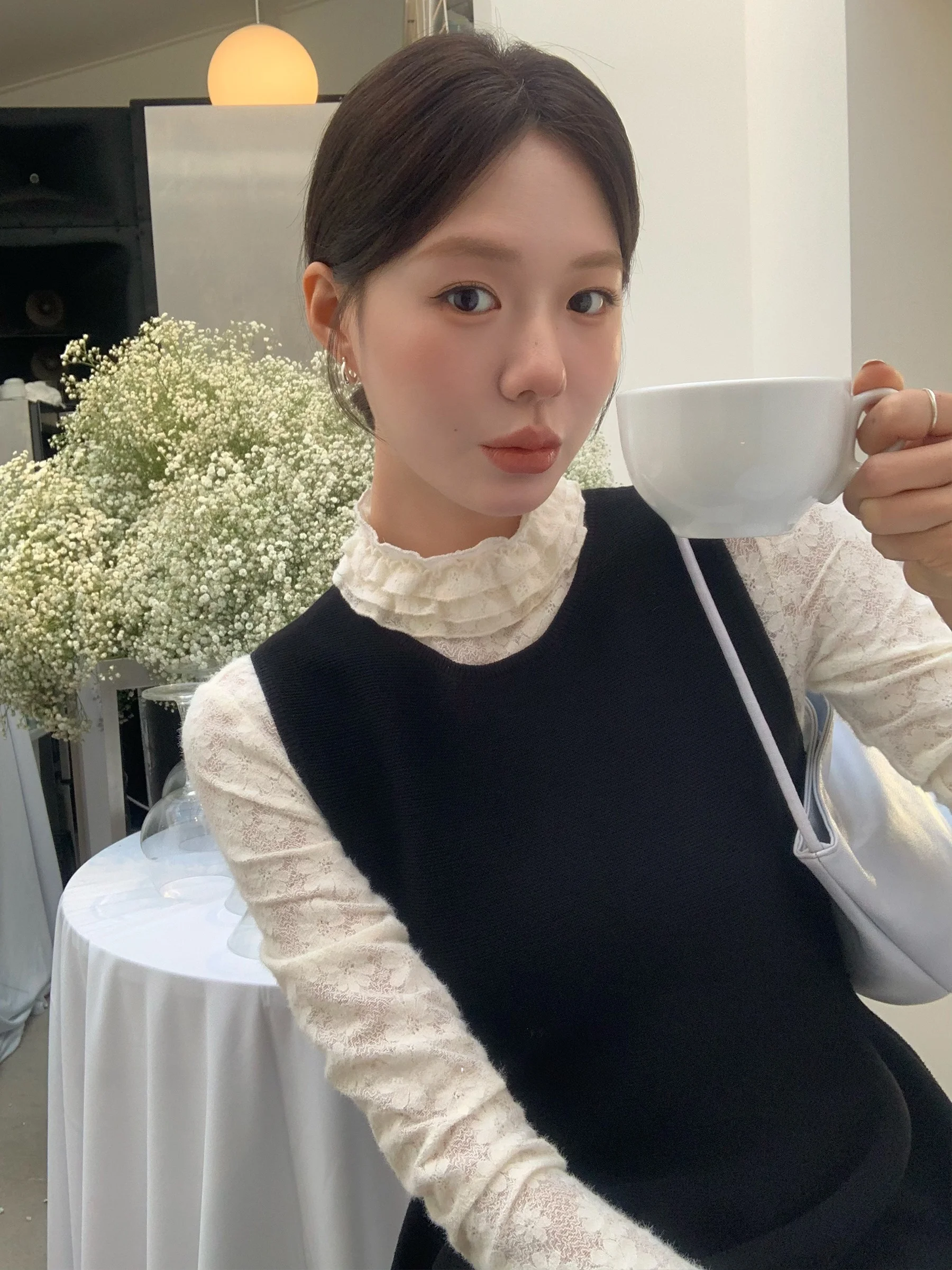 Korean Sle Daisy Lace High Collar Wave Design Inner Wear Base Layer Long Sve Stand Fit Pure Color Ladies T-irt
Korean Sle Daisy Lace High Collar Wave Design Inner Wear Base Layer Long Sve Stand Fit Pure Color Ladies T-irt