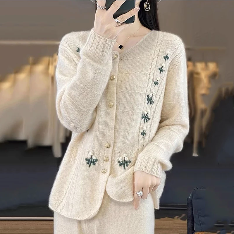 Cashmere Sweater Women's 2024 Autumn Crochet Design Feeling Top Fashion Winter New Long Sleeve Knitted Cardigan Sweater Female
Cashmere Sweater Women's 2024 Autumn Crochet Design Feeling Top Fashion Winter New Long Sleeve Knitted Cardigan Sweater Female