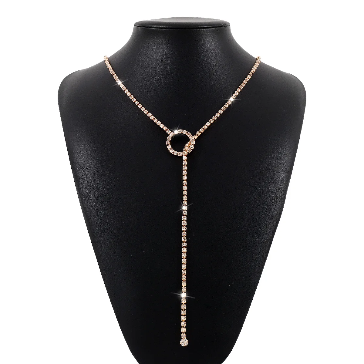 Simple sparkling diamond Y-shaped necklace, personalized, creative, fashionable and multifunctional collarbone chain
Simple sparkling diamond Y-shaped necklace, personalized, creative, fashionable and multifunctional collarbone chain