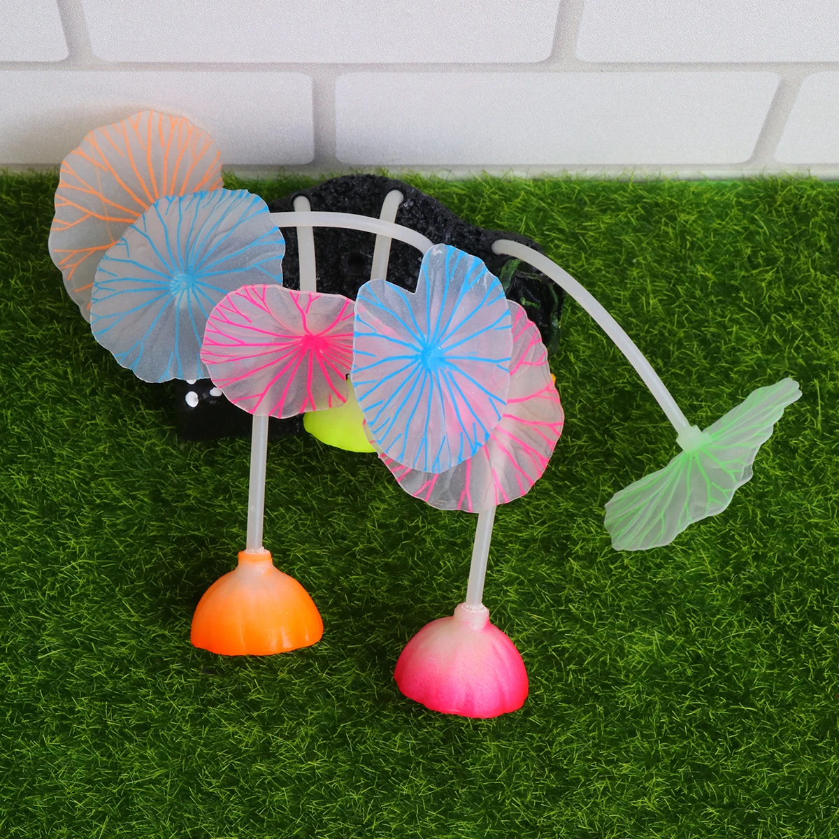 Luminous Simulation Water Grass Fake Plants for Fish Tank Aquarium Decor Eco Friendly Material Fresh Salt Water
Luminous Simulation Water Grass Fake Plants for Fish Tank Aquarium Decor Eco Friendly Material Fresh Salt Water