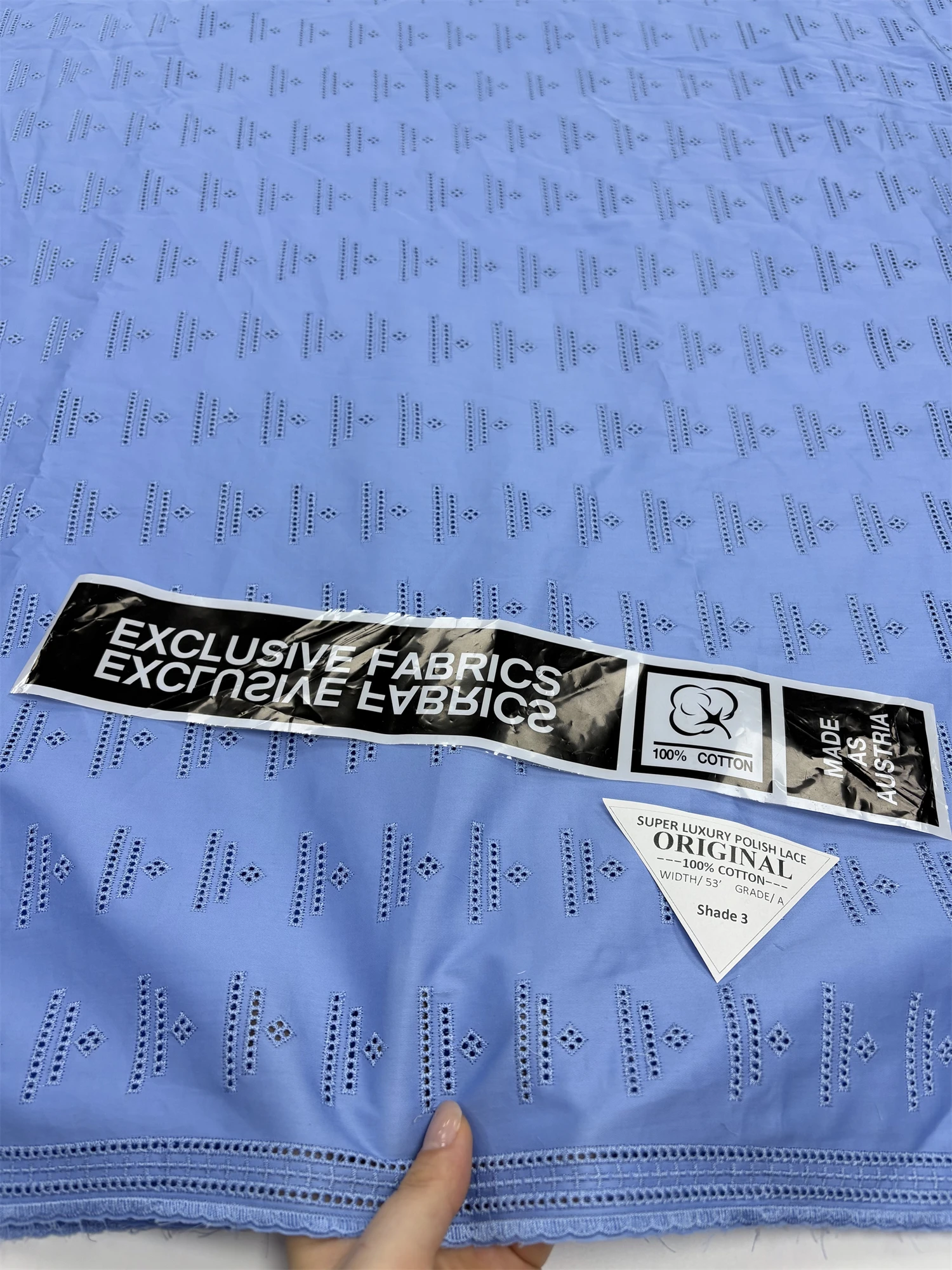 Soft Men African Embroidered 100% Cotton Lace Nigerian Swiss Voile Couple Fabric Fashion Garment Occasional Events Dress Sewing
Soft Men African Embroidered 100% Cotton Lace Nigerian Swiss Voile Couple Fabric Fashion Garment Occasional Events Dress Sewing