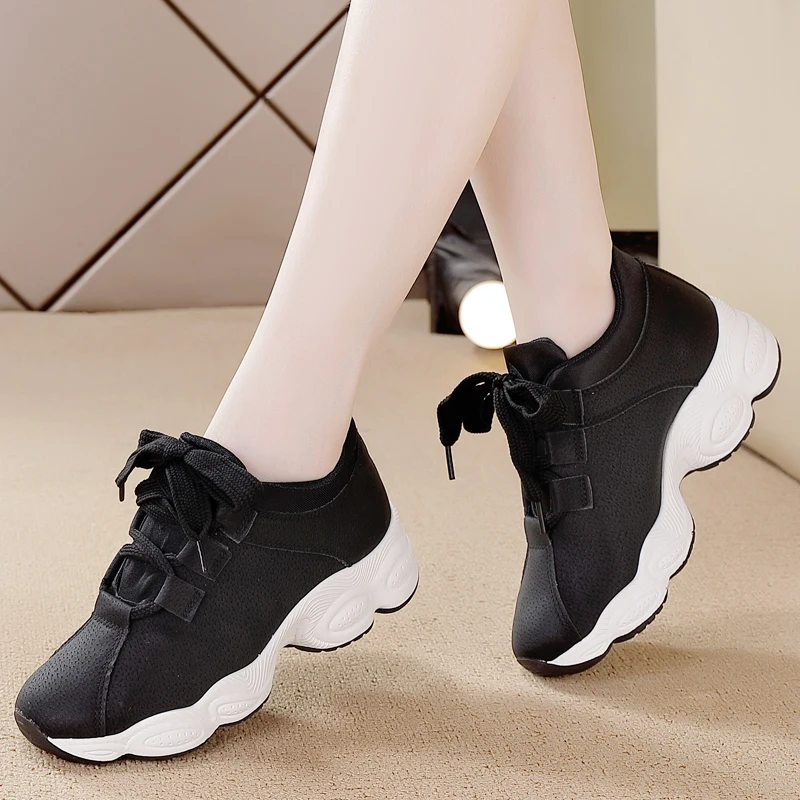 Tennis Shoes for Women Outdoor Sports Shoes Women Lightweight Non-slip Breathable Sneakers Soft Walking Shoes Zapatillas Mujer
Tennis Shoes for Women Outdoor Sports Shoes Women Lightweight Non-slip Breathable Sneakers Soft Walking Shoes Zapatillas Mujer