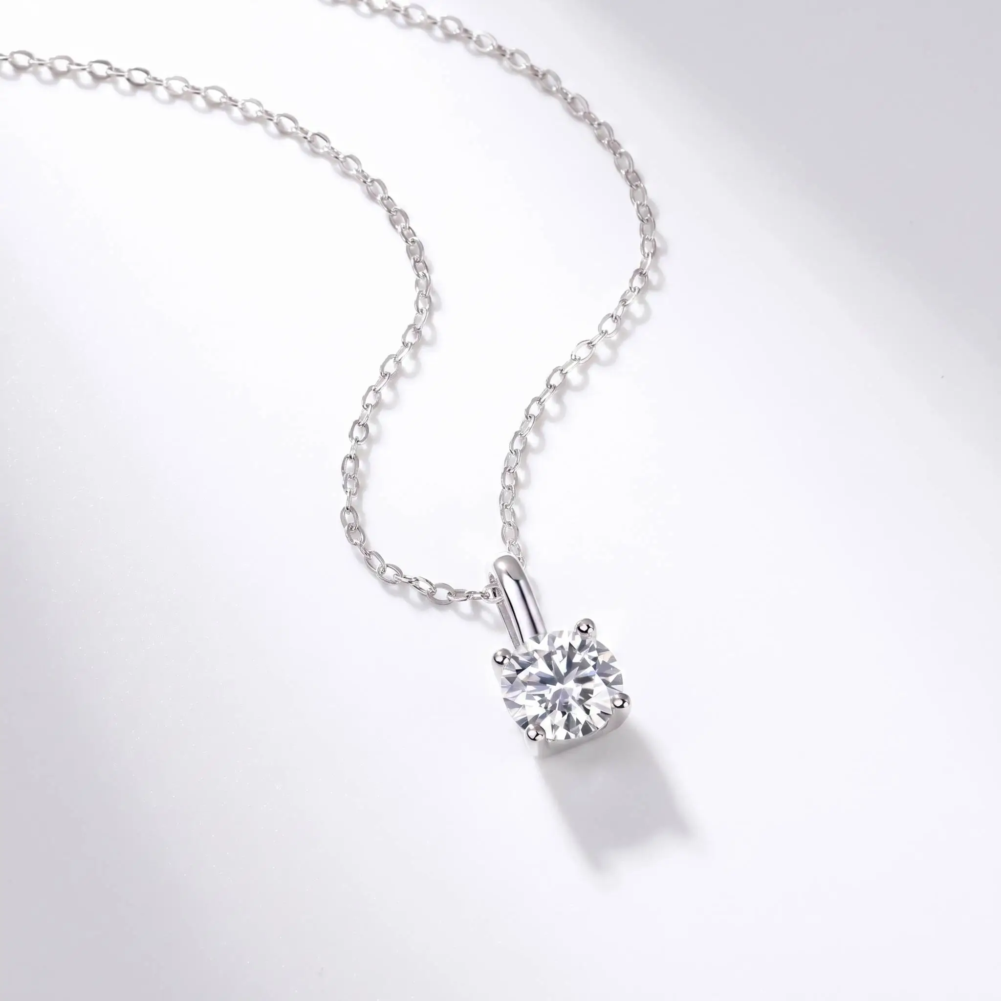 1ct Round Moissanite Solitaire Pendant Necklace S925 Silver Fine Jewelry Perfect Valentine Mother's Day Gift for Her
1ct Round Moissanite Solitaire Pendant Necklace S925 Silver Fine Jewelry Perfect Valentine Mother's Day Gift for Her