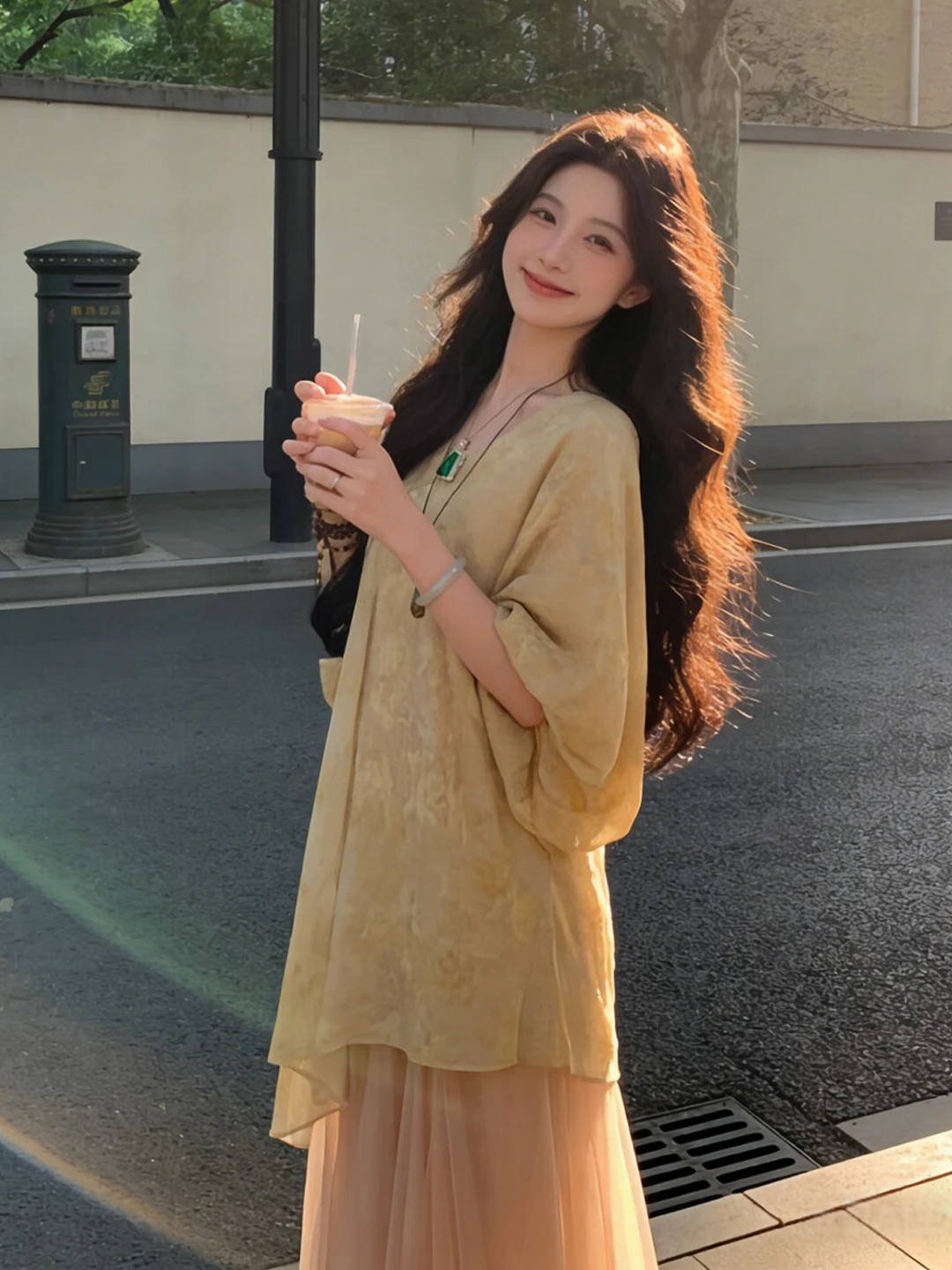 Summer Atmosphere V-neck Fake Two-Piece Dress Lightweight Mature Unique Long Skirt Cotton Gentle Style High Waist Midi Dress
Summer Atmosphere V-neck Fake Two-Piece Dress Lightweight Mature Unique Long Skirt Cotton Gentle Style High Waist Midi Dress