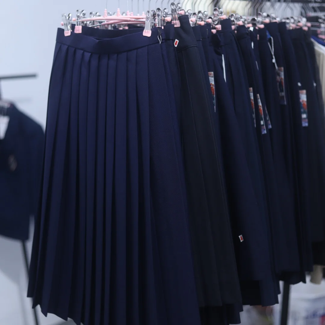 Vintage Japanese School Uniform Skirt with Box Pleats And Many Folded JK Uniform for Top Students Medium Length Autumn Style
Vintage Japanese School Uniform Skirt with Box Pleats And Many Folded JK Uniform for Top Students Medium Length Autumn Style